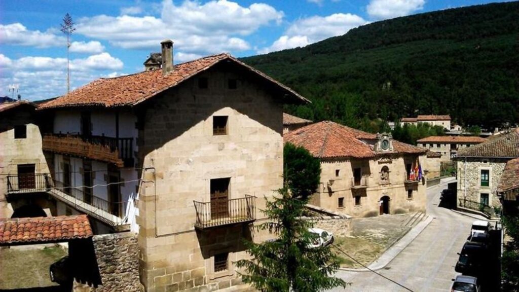 1897989 829153130449005 7712563846380331132 n